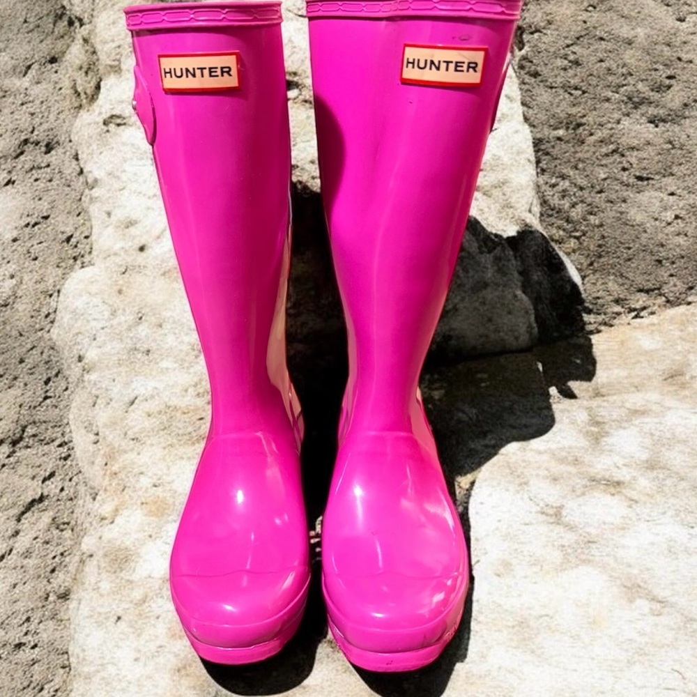 Hunter Kids' Bright Pink Tall Gloss Rain Boots, EUC